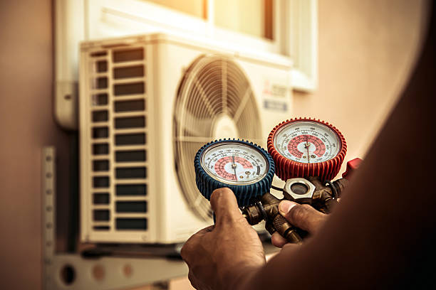 Professional Hvac technician working in Cascade, ID